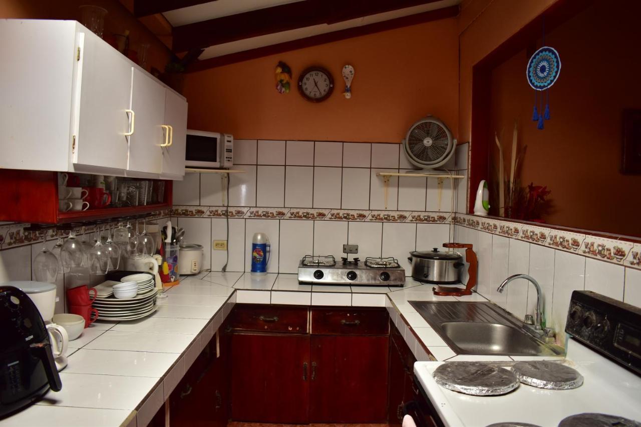 Casa Quepos Hotel Kültér fotó