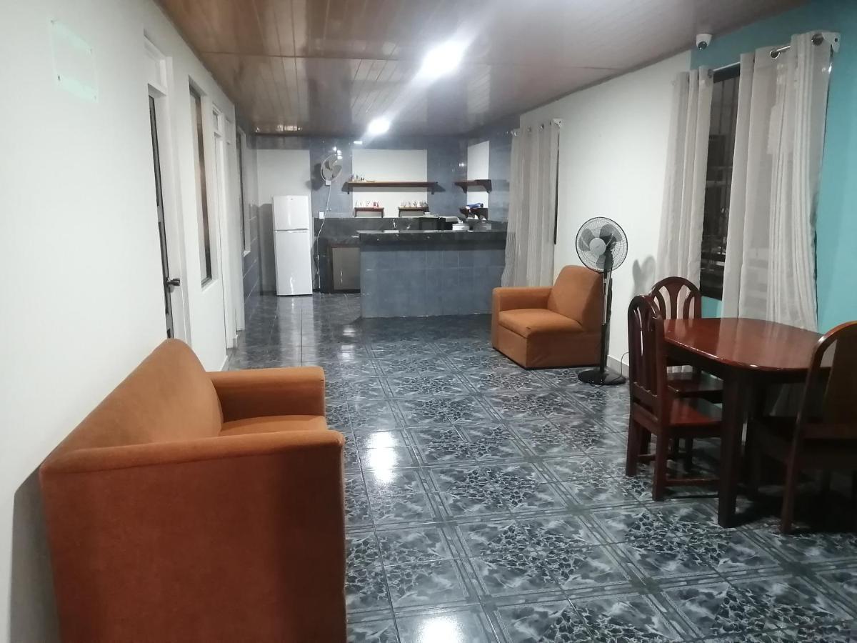 Casa Quepos Hotel Kültér fotó