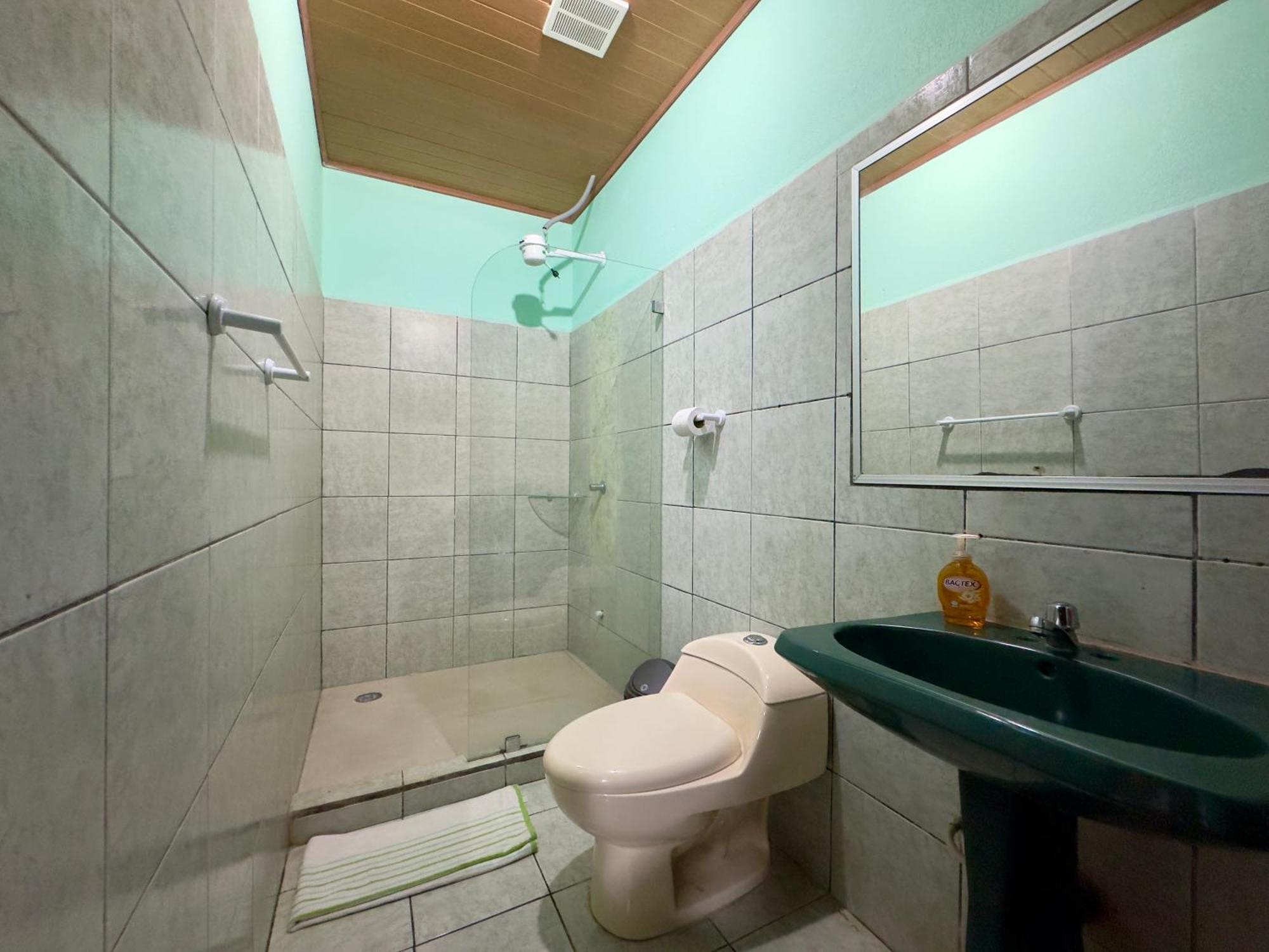 Casa Quepos Hotel Kültér fotó